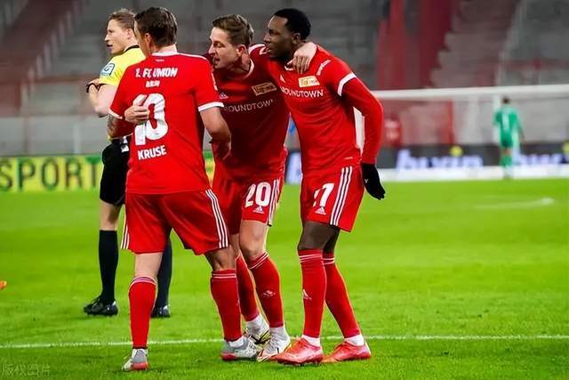 外媒盘点金球奖前30最佳阵容 维哈姆前锋马丁守门